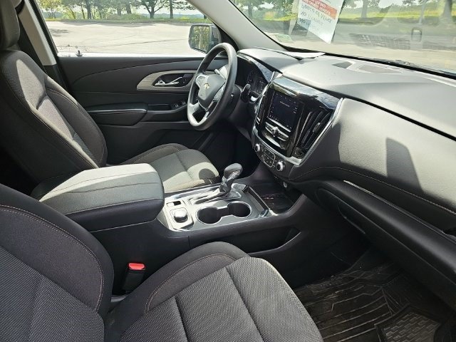 Used 2021 Chevrolet Traverse LS AWD/4WD image 9