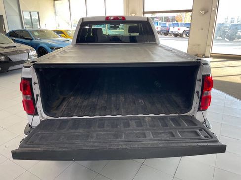 Used 2017 GMC Sierra 1500 SLE image 7