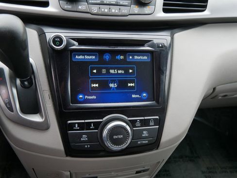 Used 2016 Honda Odyssey SE image 18