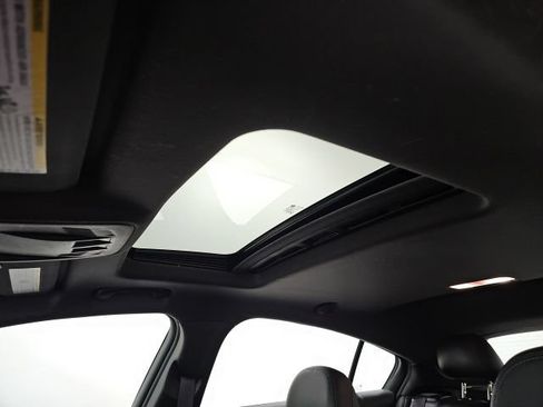Used 2017 Chevrolet Cruze Premier FWD image 26