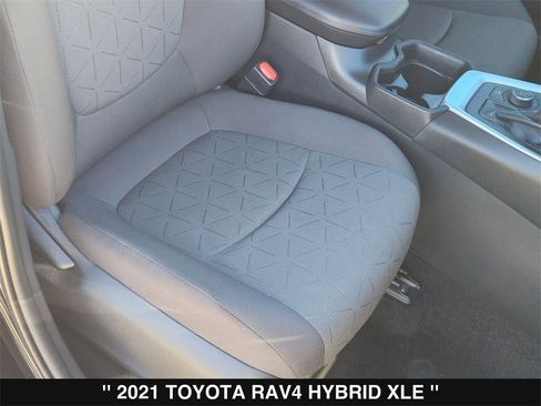 Used 2021 Toyota RAV4 XLE image 31