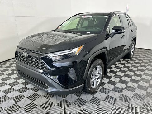 Used 2025 Toyota RAV4 LE AWD/4WD image 7