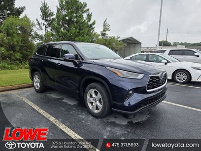 Used 2022 Toyota Highlander LE