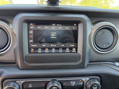 Used 2022 Jeep Wrangler Unlimited Sport image 23