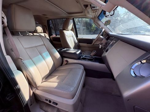Used 2014 Ford Expedition XLT w/ Equipment Group 202A image 24