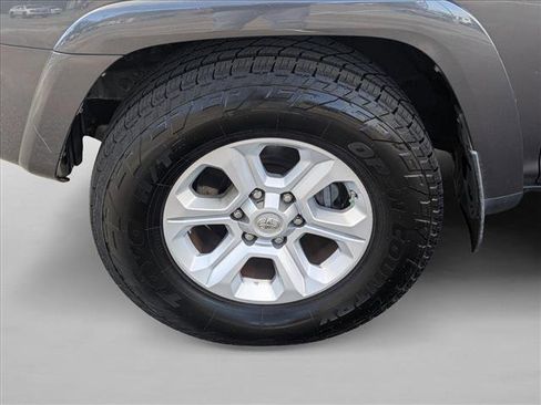 Used 2016 Toyota 4Runner SR5 image 21