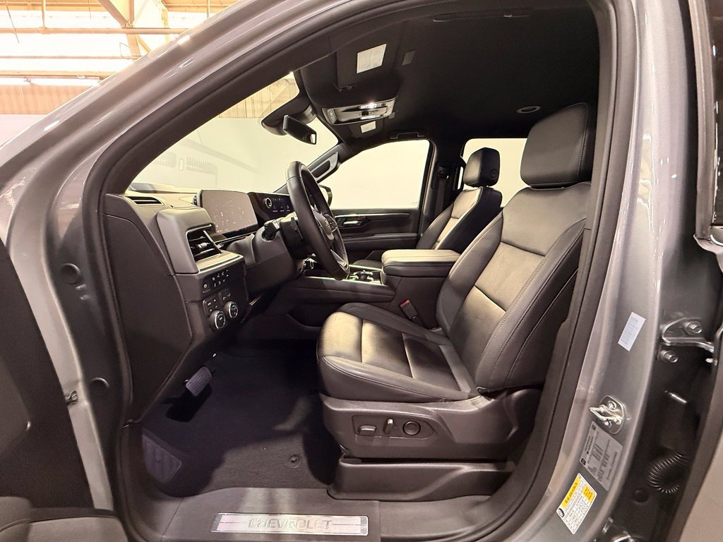 Certified 2025 Chevrolet Suburban Z71 AWD/4WD image 16