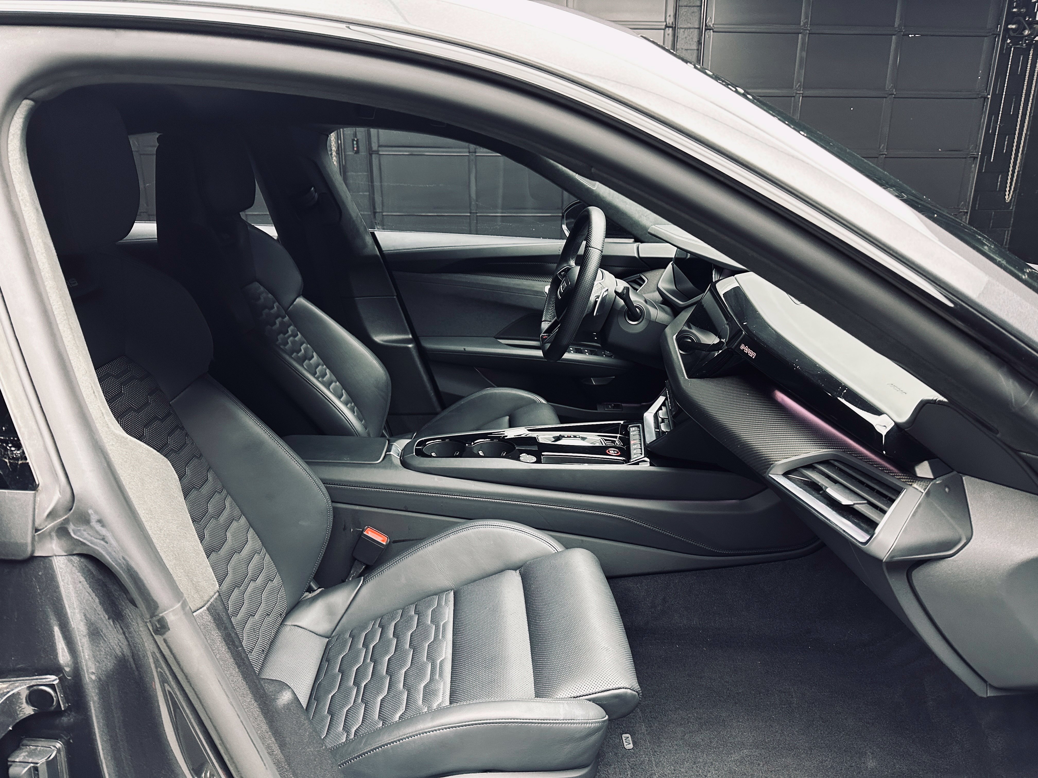 Used 2023 Audi RS e-tron GT w/ Carbon Performance Package AWD/4WD image 18