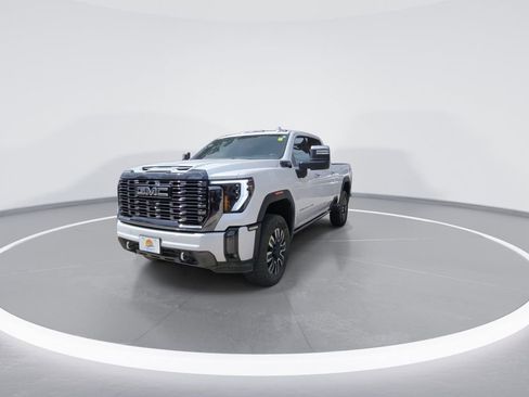 Used 2024 GMC Sierra 2500 Denali Ultimate w/ Max Trailering Package AWD/4WD image 3