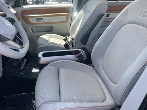 Certified 2025 Volkswagen ID. Buzz 1st Edition RWD image 22