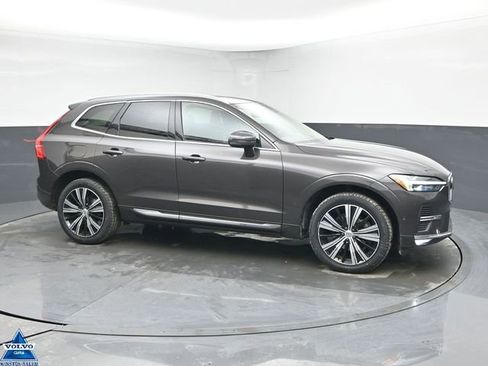 Used 2022 Volvo XC60 B5 Inscription w/ Advanced Package image 1