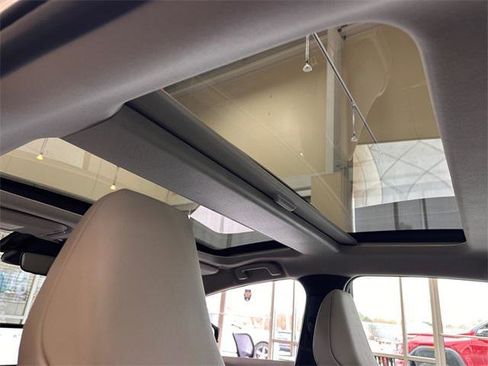 Certified 2025 Toyota Prius Limited image 14