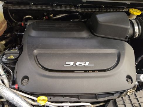 Used 2017 Chrysler Pacifica Touring FWD image 30