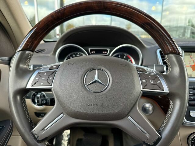 Used 2015 Mercedes-Benz GL 550 4MATIC image 30