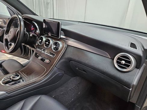 Used 2019 Mercedes-Benz GLC 300 4MATIC image 17