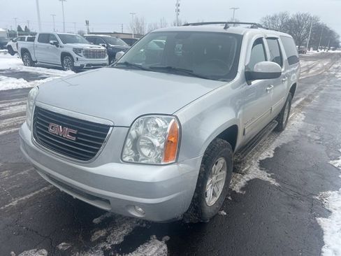 Used 2013 GMC Yukon XL SLT image 3