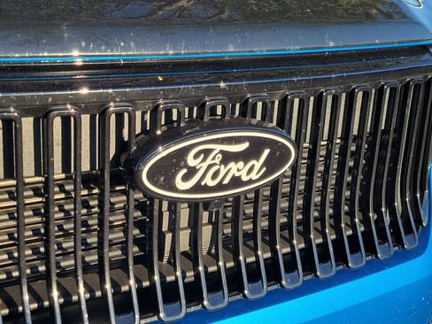 Used 2025 Ford Maverick Lobo image 29