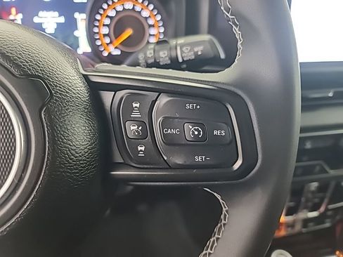 Used 2025 Jeep Wrangler Unlimited Rubicon image 29