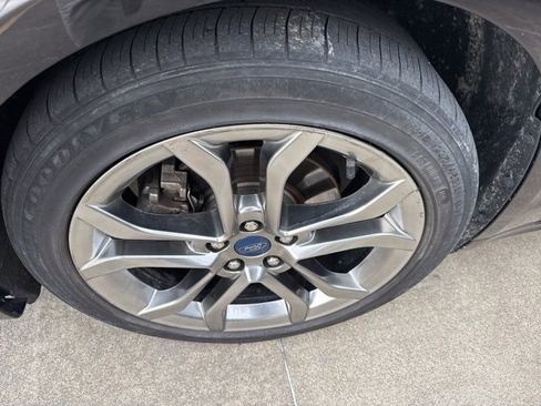 Used 2019 Ford Fusion SEL image 2