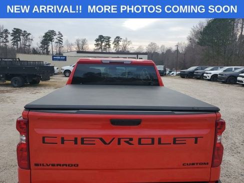 Used 2024 Chevrolet Silverado 1500 Custom Trail Boss w/ LPO, Dark Essentials Package image 7