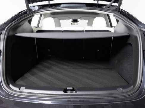 Used 2024 Tesla Model Y Long Range image 21