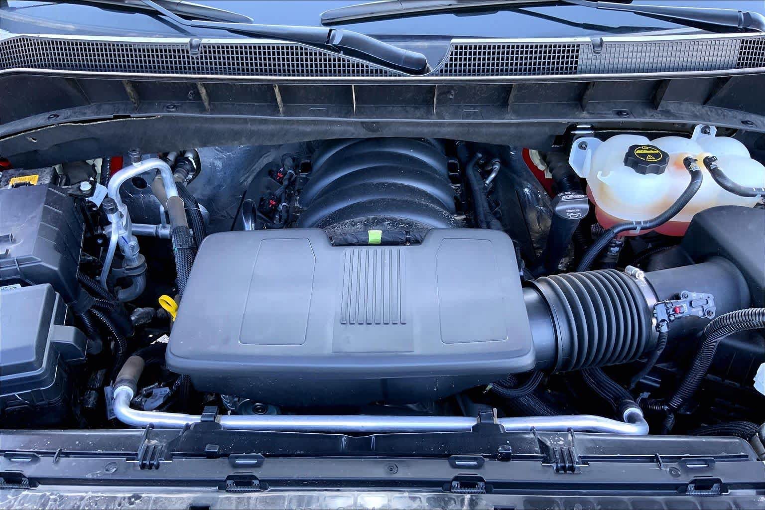 Used 2025 Chevrolet Silverado 1500 LT w/ Z71 Off-Road Package AWD/4WD image 32
