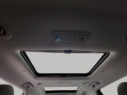 Used 2023 GMC Acadia SLT w/ Trailering Package image 27