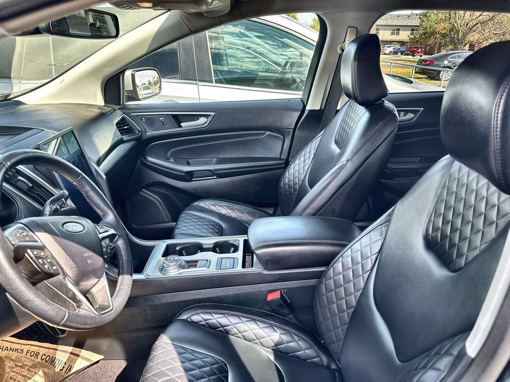 Used 2024 Ford Edge Titanium AWD/4WD image 2
