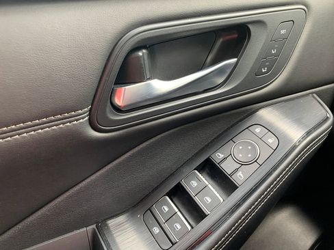 Used 2023 Nissan Rogue SL FWD image 20