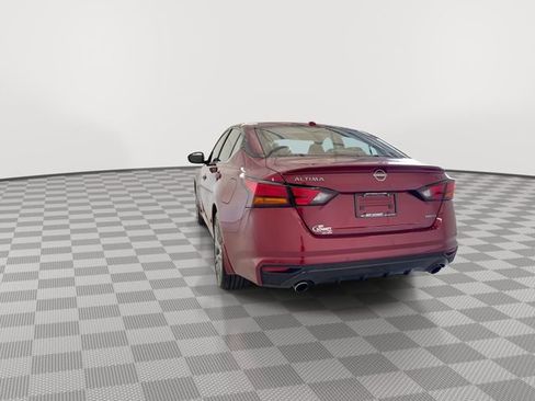 Certified 2024 Nissan Altima 2.0 SR image 9