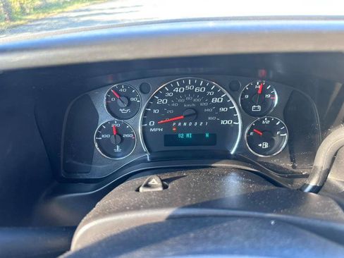 Used 2013 Chevrolet Express 1500 image 32