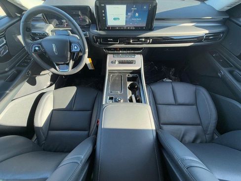 New 2026 Lincoln Aviator AWD image 10