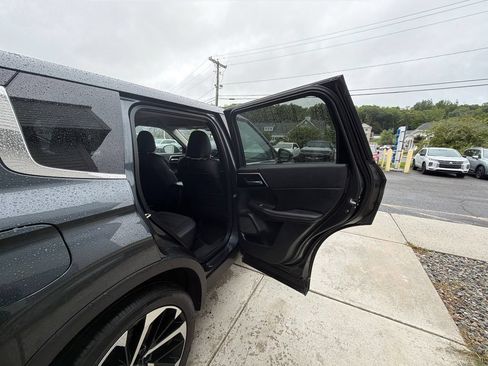 Used 2024 Mitsubishi Outlander SE FWD image 44