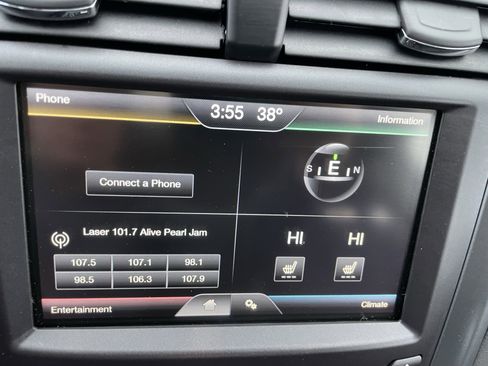 Used 2016 Ford Fusion Titanium image 18