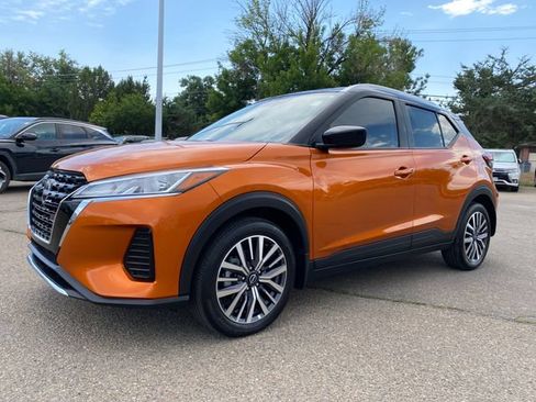 Used 2024 Nissan Kicks SV FWD image 1