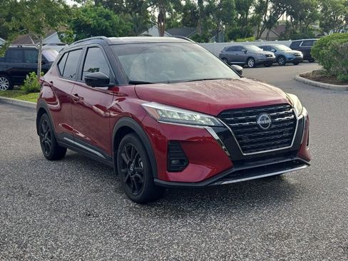 Used 2024 Nissan Kicks SR w/ SR Premium Package FWD image 3