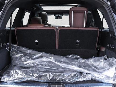 New 2026 Mercedes-Benz GLS 450 4MATIC image 23