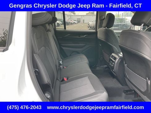 Certified 2023 Jeep Grand Cherokee Laredo X AWD/4WD image 27