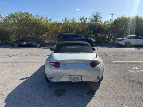 Used 2019 MAZDA MX-5 Miata Sport w/ I-ACTIVSENSE Sport Package image 4