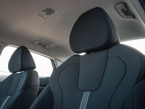 New 2026 Hyundai Elantra SE FWD image 17