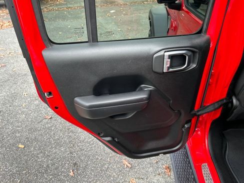 Used 2018 Jeep Wrangler Unlimited Sport S image 22