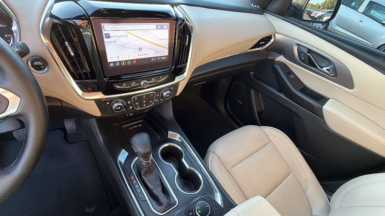 Used 2023 Chevrolet Traverse Premier FWD image 5