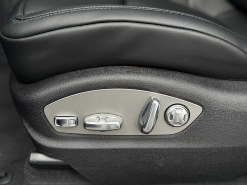 New 2026 Porsche Macan image 16