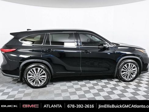 Used 2021 Toyota Highlander Platinum image 27