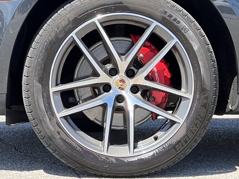 Used 2023 Porsche Macan S w/ Sport Chrono Package image 15