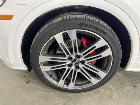 Used 2018 Audi SQ5 Prestige w/ Prestige Package image 25