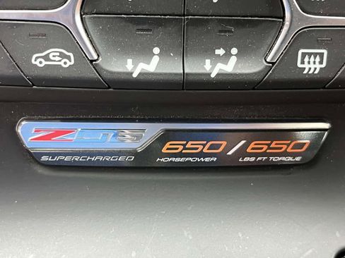 Used 2015 Chevrolet Corvette Z06 w/ 3LZ Preferred Equipment Group image 27