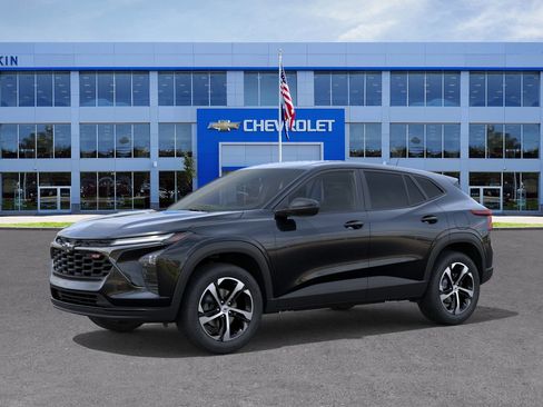 New 2026 Chevrolet Trax RS w/ Driver Confidence Package image 2