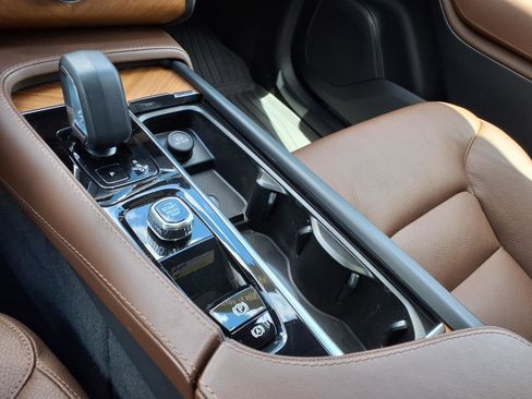 Certified 2023 Volvo XC90 B6 Plus w/ Protection Package Premier AWD/4WD image 25