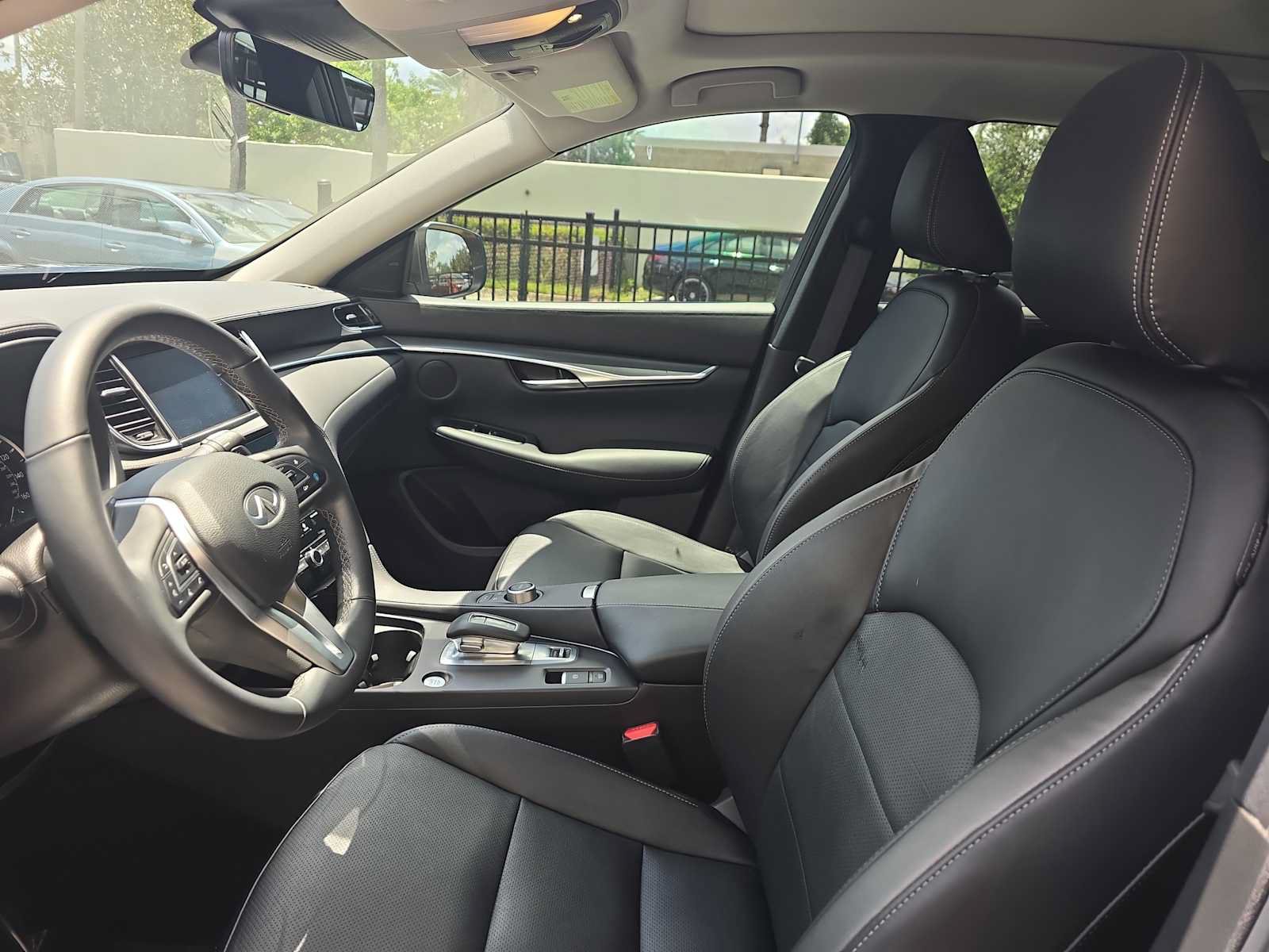 Certified 2025 INFINITI QX50 Luxe AWD/4WD image 17